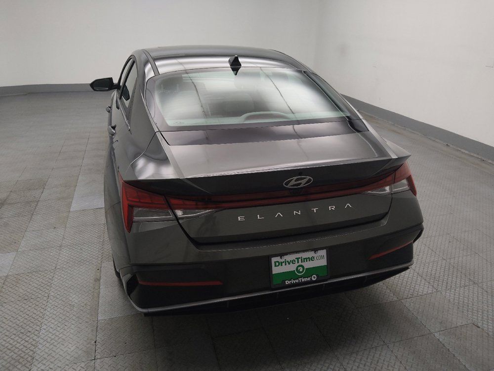 Used 2025 Hyundai Elantra SEL FWD image 6