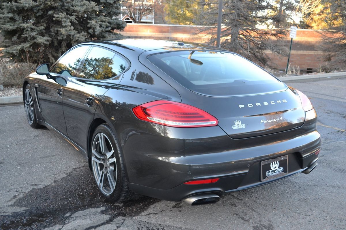Used 2014 Porsche Panamera 4 w/ Premium Package AWD/4WD image 15