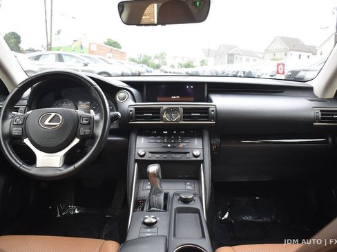 Used 2018 Lexus IS 300 AWD w/ Comfort Package image 17