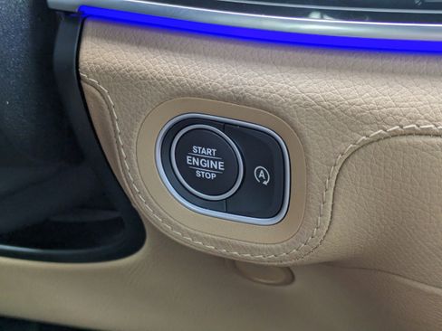 Used 2024 Mercedes-Benz GLS 580 4MATIC image 27