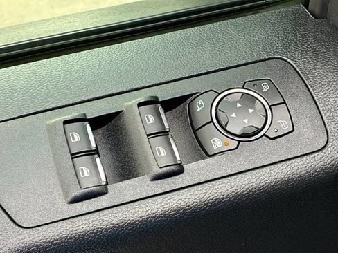 Used 2018 Ford F150 Lariat w/ Equipment Group 502A Luxury AWD/4WD image 13