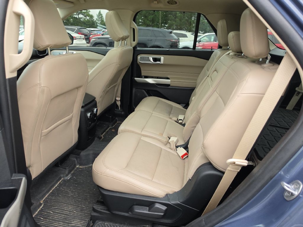Used 2021 Ford Explorer Limited w/ Equipment Group 301A AWD/4WD image 6