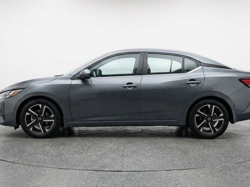 Used 2025 Nissan Sentra SV image 3