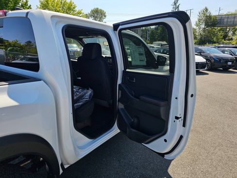New 2026 Nissan Frontier PRO-4X w/ Tow Package AWD/4WD image 23