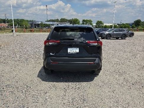 Used 2023 Toyota RAV4 XLE Premium AWD/4WD image 4