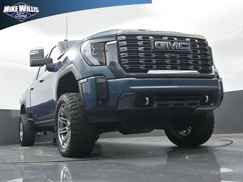 Used 2024 GMC Sierra 2500 Denali Ultimate image 18