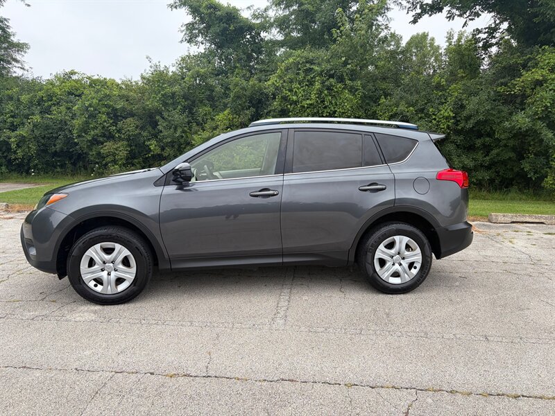 Used 2013 Toyota RAV4 LE FWD image 2