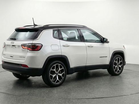 Used 2025 Jeep Compass Limited image 9