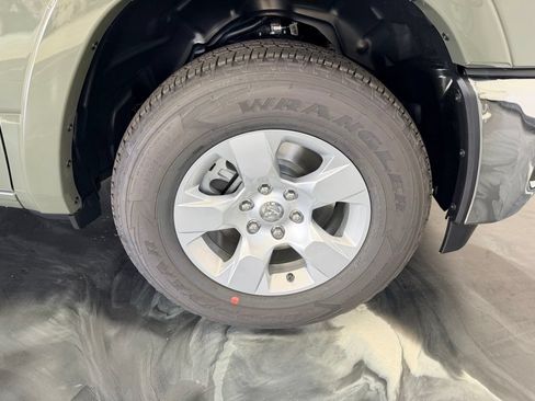 New 2026 RAM 1500 4x4 Crew Cab image 25