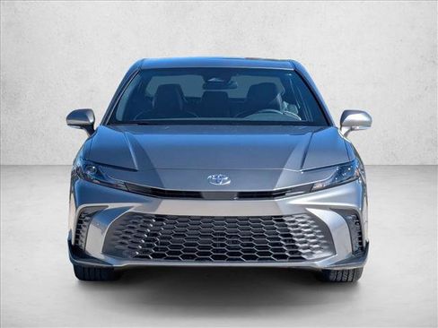 Used 2026 Toyota Camry SE image 6