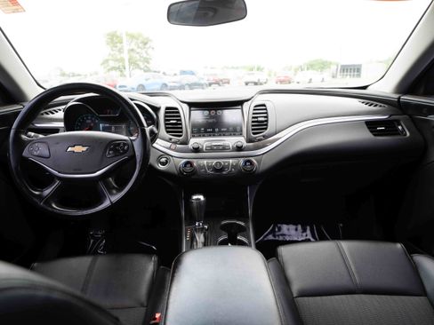 Used 2018 Chevrolet Impala LT FWD image 20
