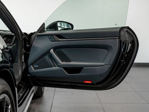 Certified 2025 Porsche 911 Targa 4 GTS AWD/4WD image 24