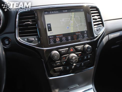 Used 2022 Jeep Grand Cherokee Laredo X image 16