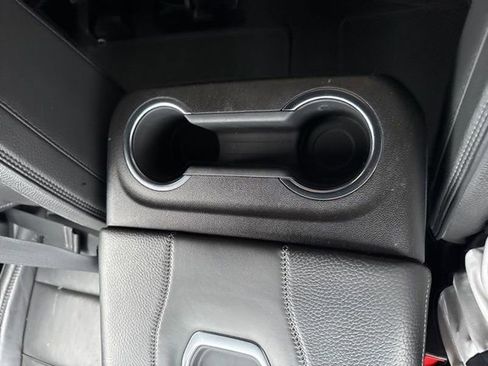 Used 2024 GMC Yukon XL Denali image 32