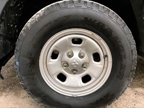 Used 2017 RAM 1500 Tradesman w/ Power & Remote Entry Group image 9