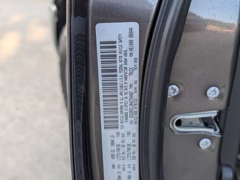 Used 2017 RAM 3500 Tradesman w/ Chrome Appearance Group AWD/4WD image 32