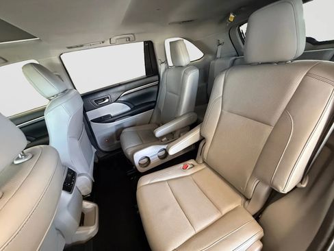 Used 2015 Toyota Highlander Limited AWD/4WD image 15