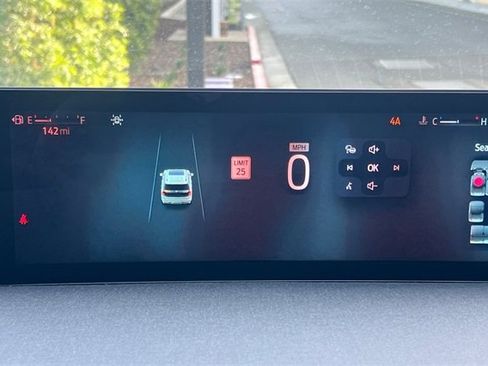 New 2025 Ford Expedition Active image 26