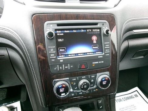 Used 2015 Chevrolet Traverse LT w/ Traveler's Package AWD/4WD image 11