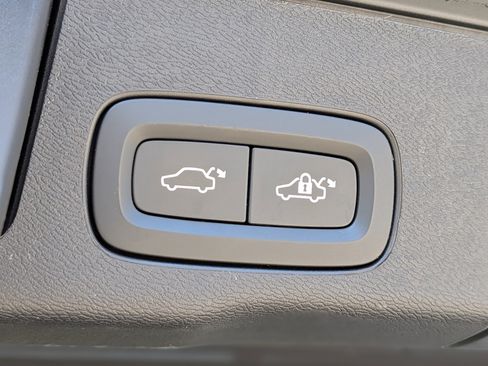 Used 2024 Volvo XC60 B5 Core image 21