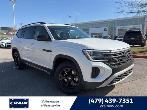 New 2026 Volkswagen Atlas Peak Edition AWD/4WD image 1
