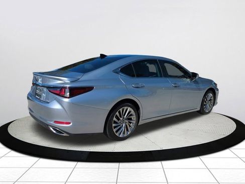 Used 2023 Lexus ES 350 w/ Ultra Luxury Package image 3