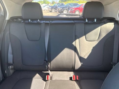 Used 2023 Buick Encore GX Preferred AWD/4WD image 21