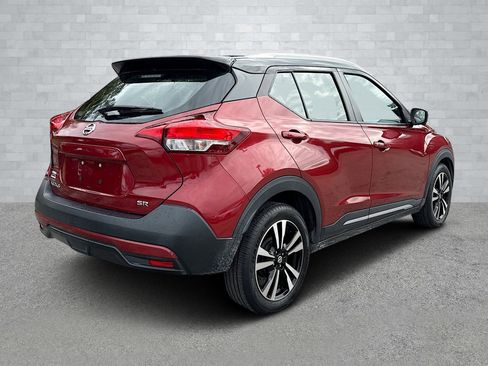 Used 2019 Nissan Kicks SR w/ SR Premium Package image 4