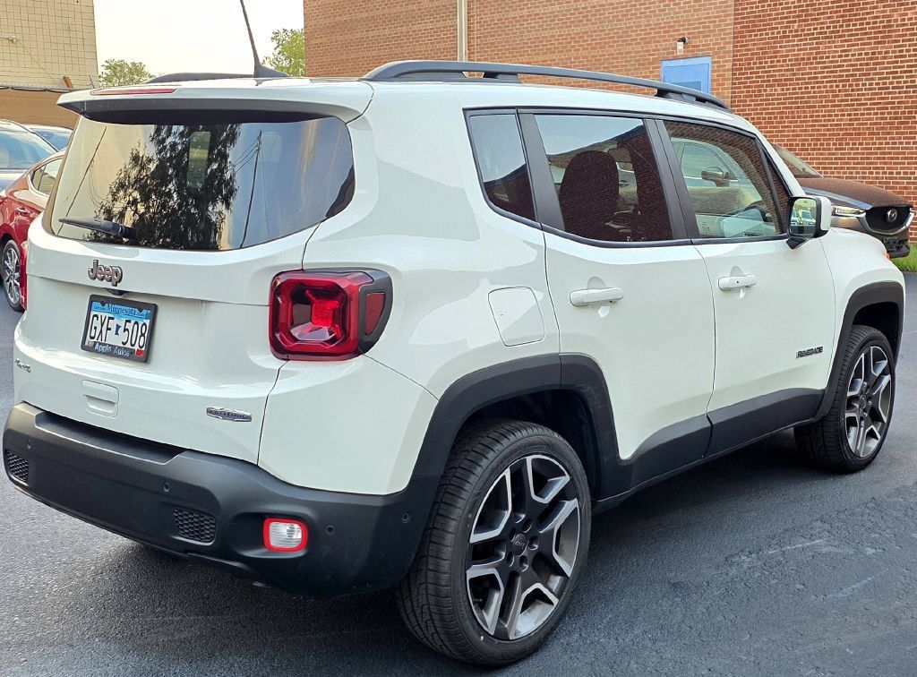 Used 2021 Jeep Renegade Latitude w/ Luxury Group I AWD/4WD image 2