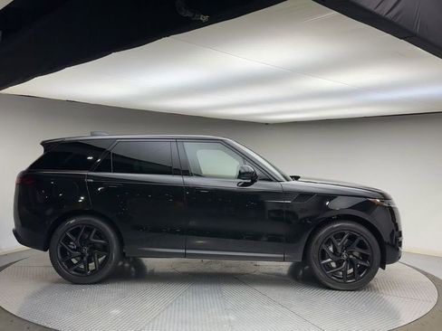 Certified 2024 Land Rover Range Rover Sport SE image 9