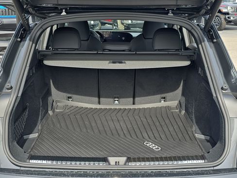 Used 2025 Audi SQ5 Premium Plus image 12