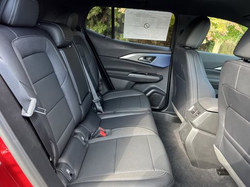 New 2026 Chevrolet Equinox EV LT image 33