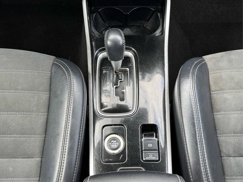 Used 2020 Mitsubishi Outlander SE AWD/4WD image 21