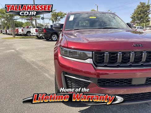 New 2026 Jeep Grand Cherokee Altitude RWD image 9