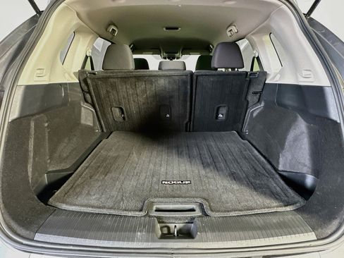 Used 2024 Nissan Rogue S FWD image 27