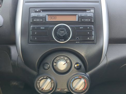 Used 2014 Nissan Versa SV FWD image 57