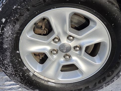 Used 2016 Jeep Grand Cherokee Laredo w/ Quick Order Package 23E image 7