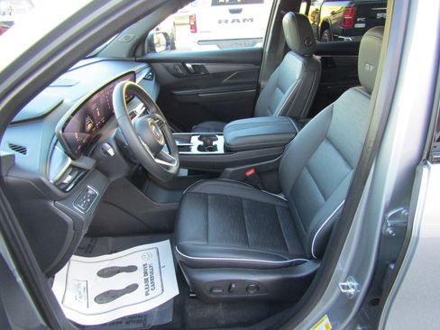 Used 2025 Buick Enclave Sport Touring image 13