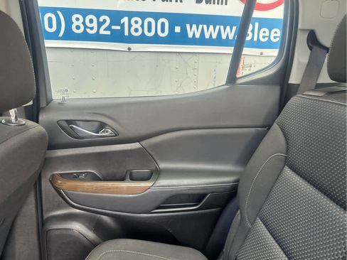 Used 2023 GMC Acadia SLE w/ Driver Convenience Package FWD image 39