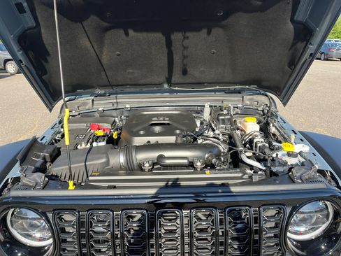 Used 2026 Jeep Wrangler Unlimited Sport AWD/4WD image 18