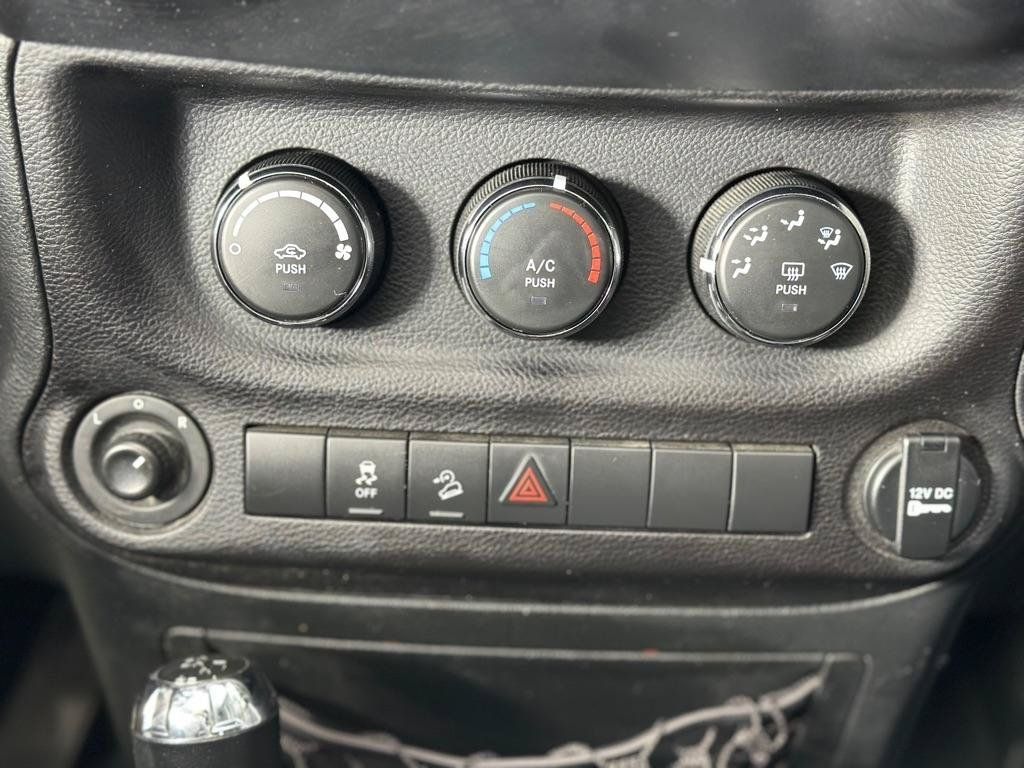 Used 2017 Jeep Wrangler Unlimited Sport w/ Quick Order Package 24S AWD/4WD image 18