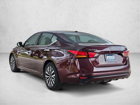 Used 2025 Nissan Altima 2.5 SV image 7