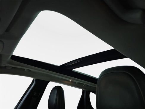 Used 2021 Jeep Cherokee Limited w/ Elite Package image 31