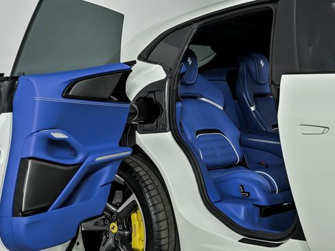 Used 2025 Ferrari Purosangue image 23