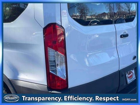 Used 2023 Ford Transit 350 XLT image 11