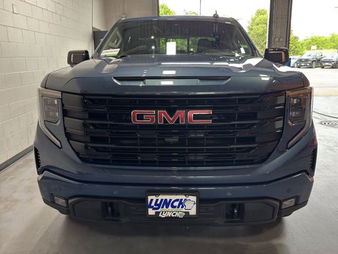 Used 2026 GMC Sierra 1500 Elevation w/ Elevation Premium Package AWD/4WD image 8
