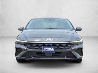 Used 2025 Hyundai Elantra Limited FWD video 2