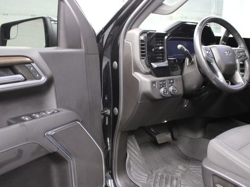 Used 2022 Chevrolet Silverado 1500 RST AWD/4WD image 47