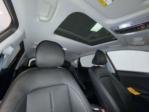 Used 2024 Hyundai Kona Limited AWD/4WD image 11