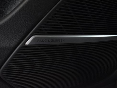 Used 2023 Audi Q8 Premium Plus w/ Premium Plus Package image 38